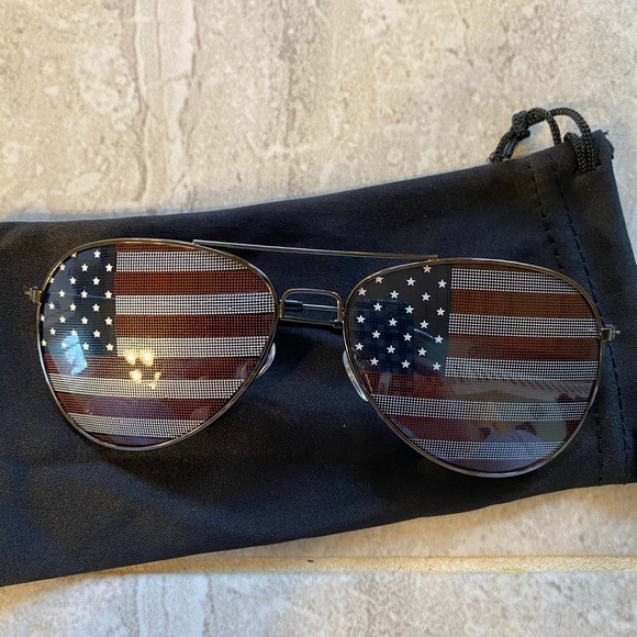 ♥️NEW Aviator American Flag Sunglasses - Picture 3 of 4